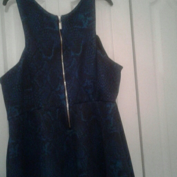 Dress - Picture 2 of 3